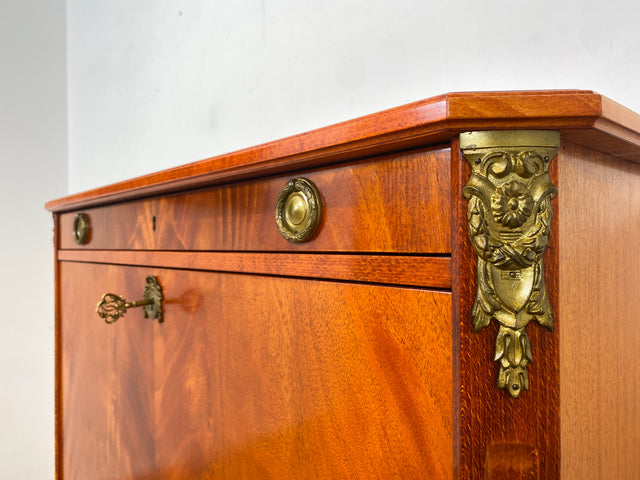 WMK Wunderschöner & sehr gut erhaltener skandinavischer Stilmöbel Barschrank mit verspiegeltem Barfach, Beleuchtung & edlen Messingbeschlägen # Schrank Barkommode Bar Kommode Hausbar Highboard Vintage