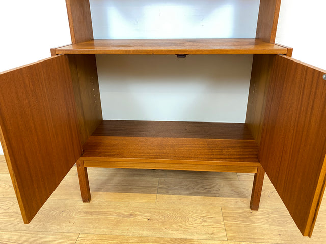 WMK Stilvolle und gut erhaltene skandinavische Vitrine in Teakholz mit schönen Holzgriffen # Highboard Schrank Bücherschrank Büchervitrine Kommode Sideboard Danish Design Vintage Mid-Century Teak 60er