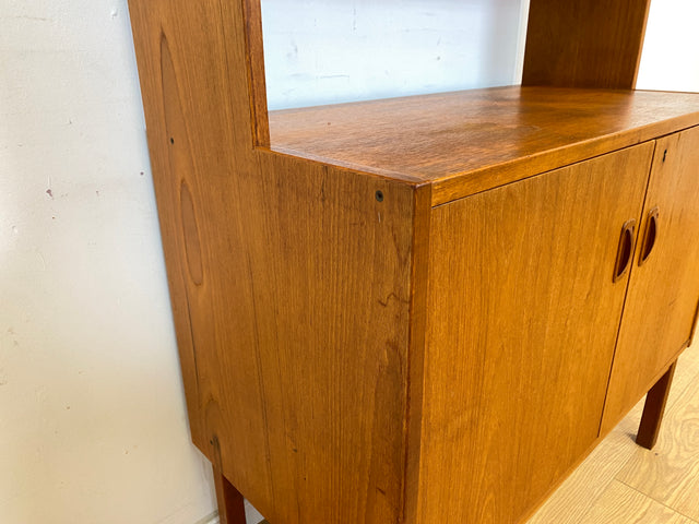 WMK Stilvolle und gut erhaltene skandinavische Vitrine in Teakholz mit schönen Holzgriffen # Highboard Schrank Bücherschrank Büchervitrine Kommode Sideboard Danish Design Vintage Mid-Century Teak 60er