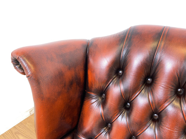 WMK Hochwertiges und gut erhaltenes original englisches Wingback Chesterfield Sofa in gestepptem Echtleder Bezug # Ledersofa Ledercouch 3-Sitzer Ohrensessel Queen Anne Leather Leder High Back Vintage