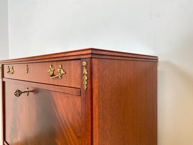 WMK Vornehmer und sehr gut erhaltener Vintage Sekretär in antikem Stil aus Vollholz in edlem Mahagoni mit feinen Messinggriffen # Schreibschrank Schreibtisch Highboard Schrank Desk Biedermeier Vintage