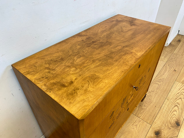 Besonders schöne helle skandinavische Art Deco Kommode aus vollem Holz mit Schubladen und Intarsien I Schubladenkommode Wäschekommode Sideboard Schrank Antik Vintage I