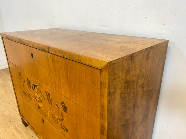 Besonders schöne helle skandinavische Art Deco Kommode aus vollem Holz mit Schubladen und Intarsien I Schubladenkommode Wäschekommode Sideboard Schrank Antik Vintage I