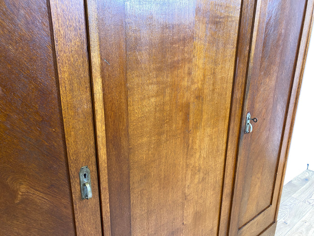 WMK Besonders schöner und gut erhaltener antiker Kleiderschrank aus Vollholz mit Messing Beschlägen # 3-türiger Schrank Schlafzimmerschrank Wäscheschrank Dielenschrank Wardrobe Jugendstil Vintage