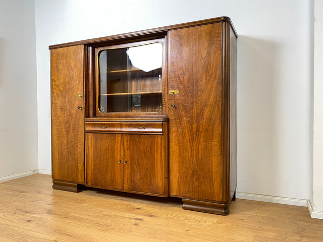 WMK Formschöner & sehr gut erhaltener 1930er Jahre Art Deco Wohnzimmerschrank aus vollem Holz mit Vitrine, Schubladen & Messingbeschlägen # Schrank Highboard Vitrinenschrank Sideboard Anrichte Vintage