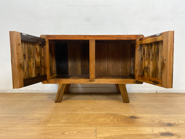 Boatwood by WMK I Detailreiche Kommode aus altem Bootsholz I handgefertigtes Unikat aus massivem Teakholz I Sideboard TV Lowboard TV-Bank Flurkommode Schuhschrank Bootsmöbel Berlin Rostock Stettin