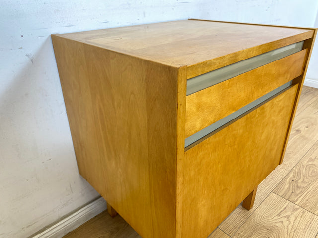 WMK Stilvoller und geräumiger Mid-Century Nachttisch 794/10 von VEB Hellerau in Birke mit Schublade # Nachtschrank Nachtkommode Nachtschränkchen Bedside Table Kommode Vintage DDR 50er 60er