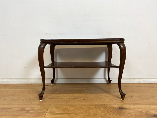 WMK Formschöner und gut erhaltener 60er Jahre Chippendale Beistelltisch aus Nussbaum mit praktischer Ablage # Tisch Couchtisch Salontisch Coffee Table Wohnzimmertisch Ablage Stilmöbel Vintage