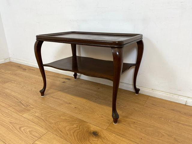 WMK Formschöner und gut erhaltener 60er Jahre Chippendale Beistelltisch aus Nussbaum mit praktischer Ablage # Tisch Couchtisch Salontisch Coffee Table Wohnzimmertisch Ablage Stilmöbel Vintage