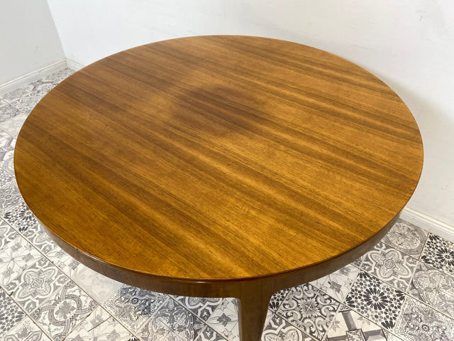 WMK Besonders schöner & sehr gut erhaltener runder skandinavischer Designer Couchtisch von Ole Wanscher für AJ Iversen aus den 1950ern # Wohnzimmertisch Coffee Table Danish Design Mid-Century Vintage