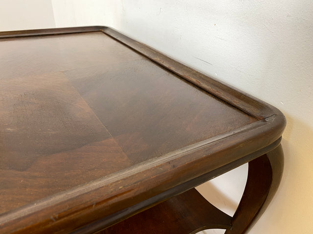 WMK Formschöner und gut erhaltener 60er Jahre Chippendale Beistelltisch aus Nussbaum mit praktischer Ablage # Tisch Couchtisch Salontisch Coffee Table Wohnzimmertisch Ablage Stilmöbel Vintage