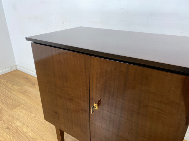 WMK Stilschlichte und sehr gut erhaltene 70er Jahre Fernsehkommode mit praktischer drehbarer Fernsehablage # Schrank Anrichte Sideboard Fernsehschrank Wäschekommode TV-Lowboard Retro Vintage Hochglanz