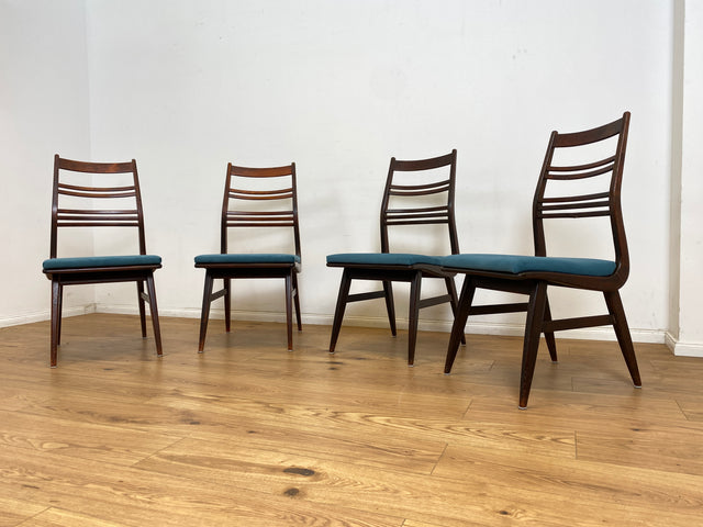 WMK Set aus 4 besonders schönen und sehr gut erhaltenen Mid-Century Esszimmerstühlen mit neuem petrol blauem Bezug # Stühle Küchenstühle Holzstühle Strebenstühle Dinining Chairs Vintage 60er Retro