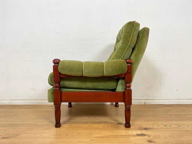 WMK 1/2 Stilvoller und sehr gut erhaltener skandinavischer Sessel mit grünem Samtbezug und gedrechseltem Holzgestell # Sessel Loungesessel Lesesessel Relaxsessel Sitzgarnitur Mid-Century Vintage