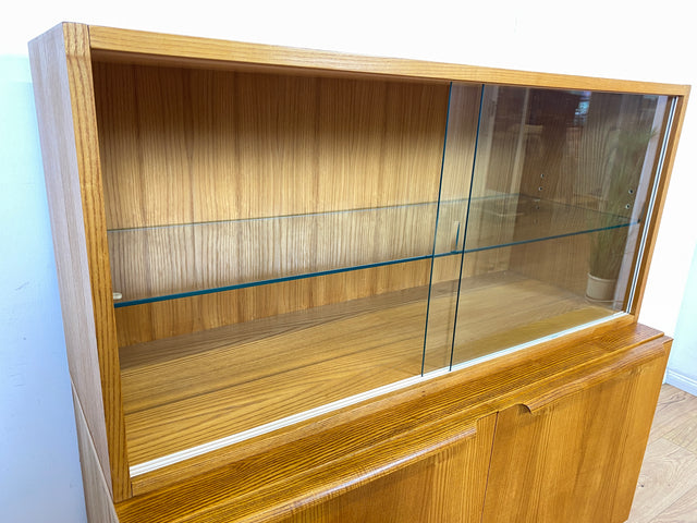 WMK Schöne & gut erhaltene Mid-Century Vitrine in Esche von VEB Bad Liebenwerda aus 1966, baugleich mit VEB Hellerau # Highboard Schubladenkommode Geschirrschrank Sideboard Kommode 60er DDR Vintage