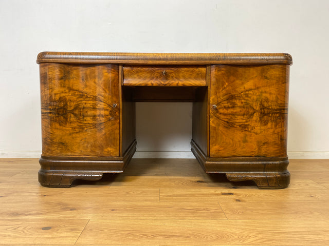 WMK Ein Schmuckstück! Imposanter & gut erhaltener antiker Schreibtisch aus vollem Holz in edlem Wurzeholz mit Schubladen # Arbeitstisch Bürotisch Desk Cheftisch Echtholzfurnier Art Deco Vintage 30er