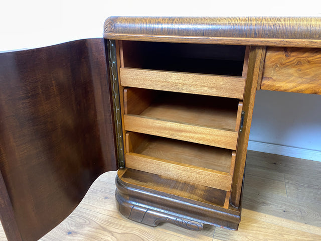 WMK Ein Schmuckstück! Imposanter & gut erhaltener antiker Schreibtisch aus vollem Holz in edlem Wurzeholz mit Schubladen # Arbeitstisch Bürotisch Desk Cheftisch Echtholzfurnier Art Deco Vintage 30er