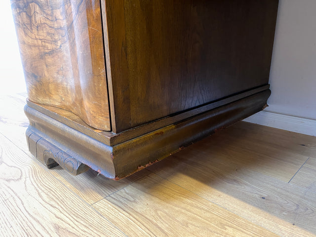 WMK Ein Schmuckstück! Imposanter & gut erhaltener antiker Schreibtisch aus vollem Holz in edlem Wurzeholz mit Schubladen # Arbeitstisch Bürotisch Desk Cheftisch Echtholzfurnier Art Deco Vintage 30er