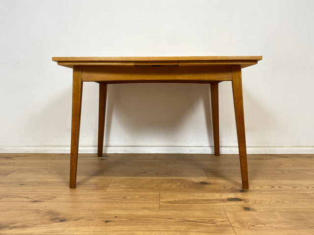 WMK Raumaufhellender & gut erhaltener Mid-Century Esstisch aus 1962 mit zeittypischen konischen Füßen # Tisch Holztisch Esszimmertisch Küchentisch Ausziehtisch Dining Table Vintage Retro DDR VEB 60er