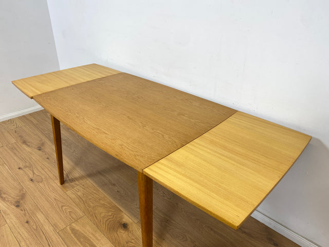 WMK Raumaufhellender & gut erhaltener Mid-Century Esstisch aus 1962 mit zeittypischen konischen Füßen # Tisch Holztisch Esszimmertisch Küchentisch Ausziehtisch Dining Table Vintage Retro DDR VEB 60er