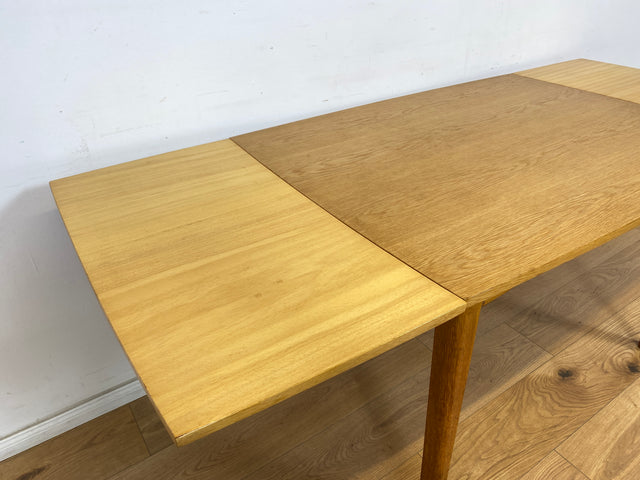 WMK Raumaufhellender & gut erhaltener Mid-Century Esstisch aus 1962 mit zeittypischen konischen Füßen # Tisch Holztisch Esszimmertisch Küchentisch Ausziehtisch Dining Table Vintage Retro DDR VEB 60er