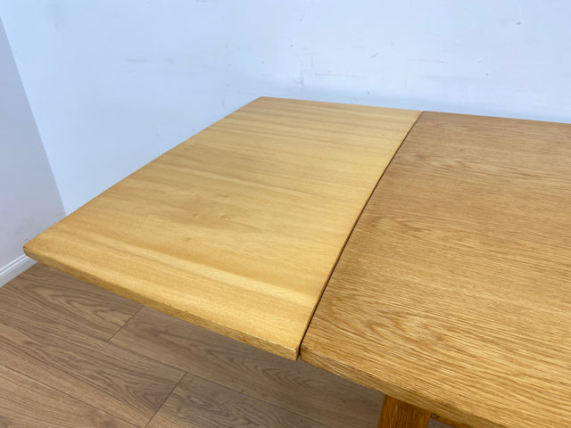 WMK Raumaufhellender & gut erhaltener Mid-Century Esstisch aus 1962 mit zeittypischen konischen Füßen # Tisch Holztisch Esszimmertisch Küchentisch Ausziehtisch Dining Table Vintage Retro DDR VEB 60er