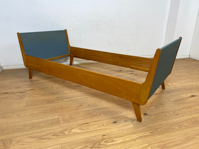 WMK Besonders schönes und gut erhaltenes 60erJahre Einzelbett von/für VEB Hellerau für Lattenrost / Matratzen Größe 90x190 # Bett Designerbett Daybed Bed Schlafzimmer Mid-Century Vintage 50er DDR