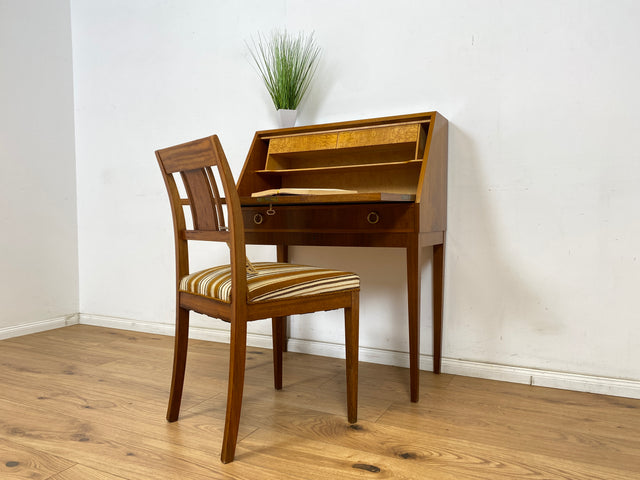 WMK Eleganter und sehr gut erhaltener schwedischer 60er Jahre Sekretär im antikem Stil aus vollem Holz mit fester Schreibplatte # Schreibschrank Schreibtisch Schminktisch Lady Desk Stilmöbel Vintage