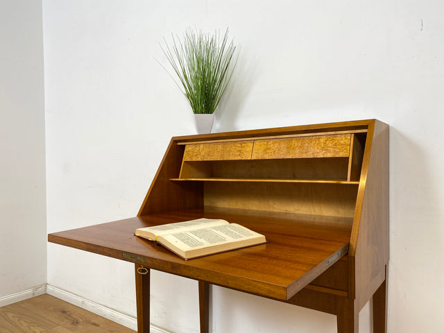 WMK Eleganter und sehr gut erhaltener schwedischer 60er Jahre Sekretär im antikem Stil aus vollem Holz mit fester Schreibplatte # Schreibschrank Schreibtisch Schminktisch Lady Desk Stilmöbel Vintage