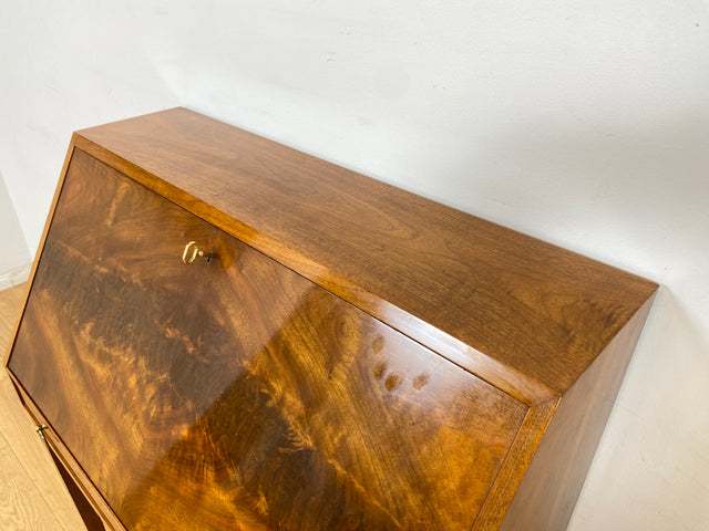 WMK Eleganter und sehr gut erhaltener schwedischer 60er Jahre Sekretär im antikem Stil aus vollem Holz mit fester Schreibplatte # Schreibschrank Schreibtisch Schminktisch Lady Desk Stilmöbel Vintage