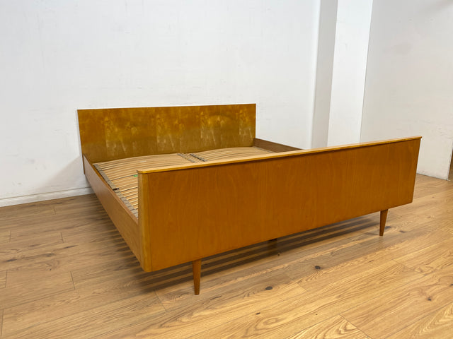 WMK Stilvolles und sehr gut erhaltenes Mid-Century Doppelbett mit passenden und intakten Lattenrosten für Matratzen 90x190 bzw. 180x190cm # Bett Schlafzimmerbett Bed Schlafzimmer Vintage 50er 60er