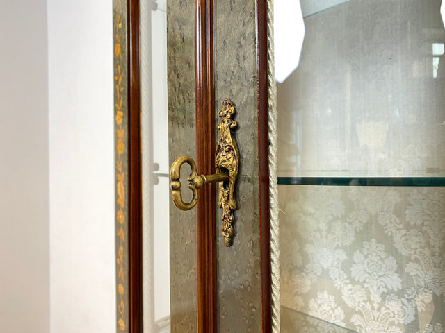 WMK I Hochwertige italienische Stilmöbel Vitrine im antiken Stil mit ovalen Gläsern & Intarsien I Vitrinenschrank Glasvitrine Sammlervitrine Geschirrschrank Barock Rokoko Louis XV Vintage Berlin Jena