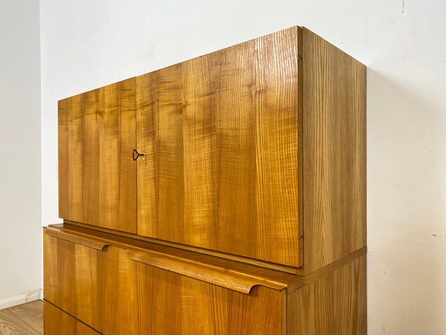 WMK Schöner & gut erhaltener Mid-Century Highboard in Esche aus 1966 von VEB Bad Liebenwerda, baugleich mit VEB Hellerau # Schrank Wäscheschrank Wäschekommode Sideboard Kommode 60er DDR Vintage Retro