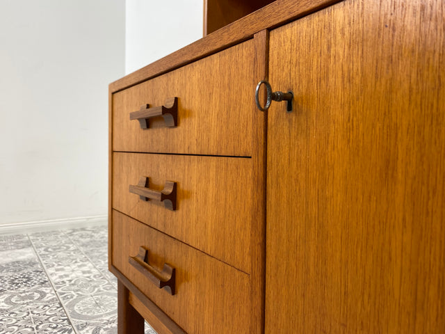 WMK Minimalistisches skandinavisches Highboard mit Schubalden und sehr hübschen Holzgriffen im Teakholz # Schrank Wäscheschrank Bücherschrank Sideboard Kommode Teak Danish Design Vintage Mid-Century