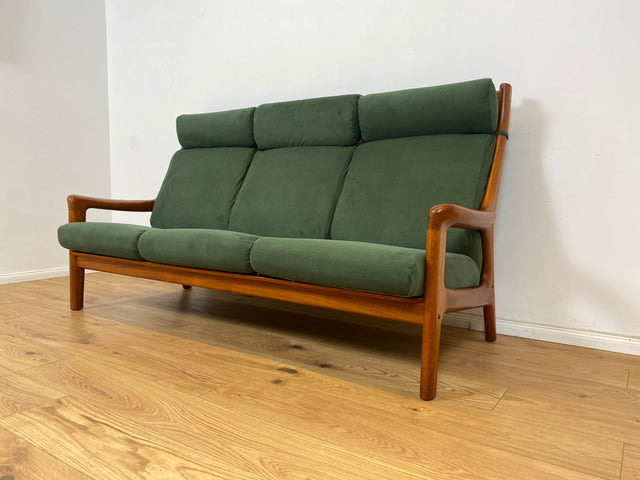 WMK Hochwertiges & sehr gut erhaltenes skandinavisches Designersofa von Gustav Thams für A/S Vejen mit Teakholz Rahmen und neuem grünen Bezug # Sofa Couch Bank Teak Danish Design Mid-Century Vintage