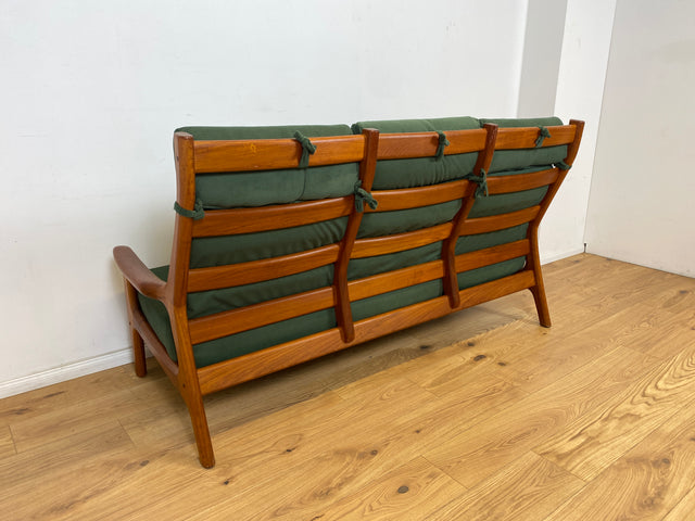 WMK Hochwertiges & sehr gut erhaltenes skandinavisches Designersofa von Gustav Thams für A/S Vejen mit Teakholz Rahmen und neuem grünen Bezug # Sofa Couch Bank Teak Danish Design Mid-Century Vintage