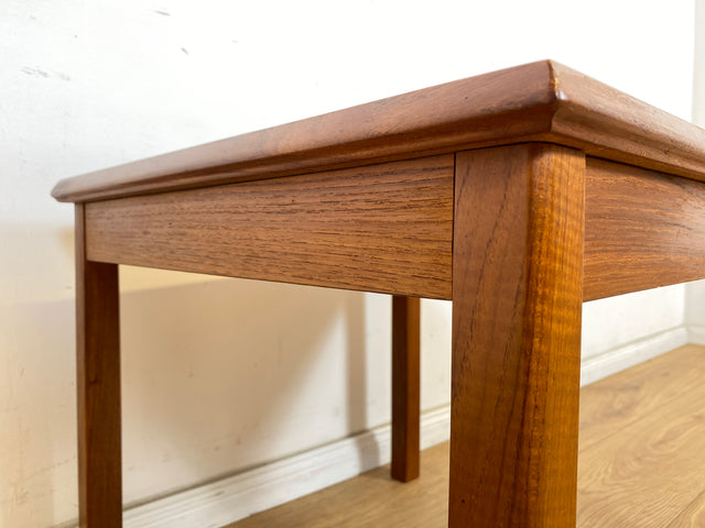 WMK Stilvoller und sehr gut erhaltener skandinavischer Couchtisch in Teakholz mit kunstvoll gestalteten Fliesen # Tisch Wohnzimmertisch Beistelltisch Fliesentisch Coffe table Vintage Mid-Century Teak