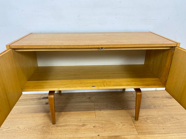 WMK Das Original! Zeitloses & gut erhaltenes Designer Lowboard Modell 427/A von Franz Ehrlich für VEB Hellerau aus 1969 in weißer Esche # Sideboard Kommode TV-Board TV-Lowboard 60er DDR Vintage Retro