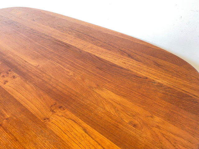 WMK Stilvoller & sehr gut erhaltener großer skandinavischer Designercouchtisch von Dyrlund aus massivem Teakholz # ovaler Couchtisch Wohnzimmertisch Coffee Table Mid-Century Vintage Danish Design Teak