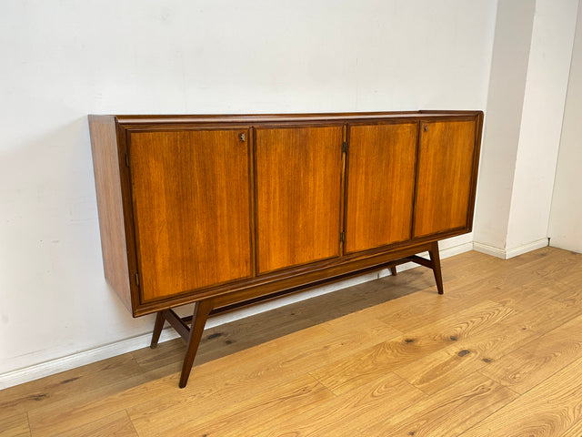 WMK Stilvolles und gut erhaltenes skandinavisches Highboard in Teakholz mit Schubladen # Sideboard Schrank Barschrank Bar Teak Mid-Century Danish Design Vintage