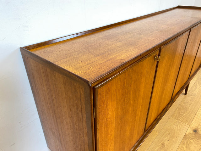 WMK Stilvolles und gut erhaltenes skandinavisches Highboard in Teakholz mit Schubladen # Sideboard Schrank Barschrank Bar Teak Mid-Century Danish Design Vintage