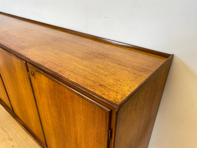 WMK Stilvolles und gut erhaltenes skandinavisches Highboard in Teakholz mit Schubladen # Sideboard Schrank Barschrank Bar Teak Mid-Century Danish Design Vintage