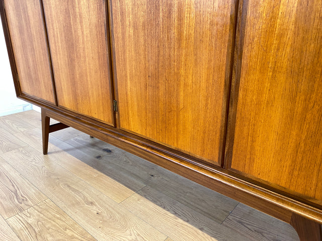 WMK Stilvolles und gut erhaltenes skandinavisches Highboard in Teakholz mit Schubladen # Sideboard Schrank Barschrank Bar Teak Mid-Century Danish Design Vintage