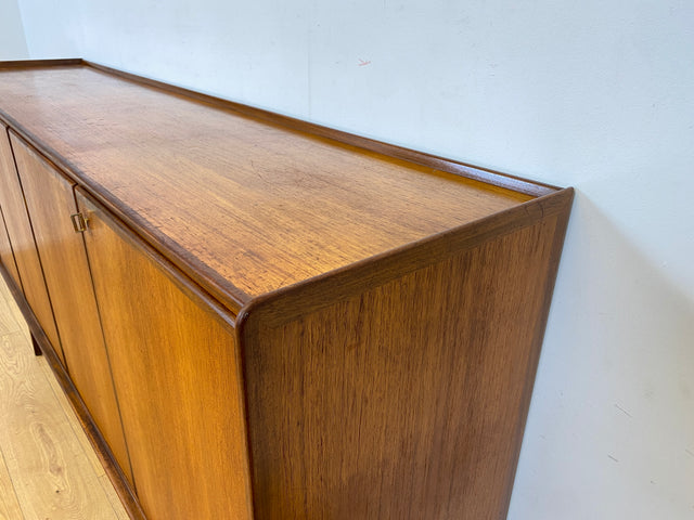 WMK Stilvolles und gut erhaltenes skandinavisches Highboard in Teakholz mit Schubladen # Sideboard Schrank Barschrank Bar Teak Mid-Century Danish Design Vintage