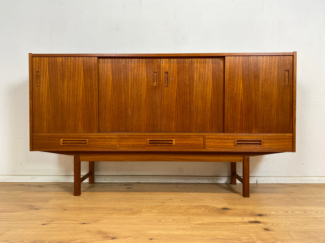 WMK Stilvolles und gut erhaltenes skandinavisches Highboard in Teakholz mit Bar , Schiebetüren , Holzgriffen & Schubladen # Sideboard Schrank Barschrank Anrichte Teak Mid-Century Danish Design Vintage