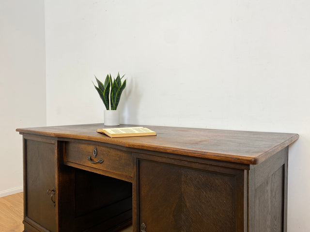 WMK Imposanter und sehr gut erhaltener antiker Schreibtisch aus vollem Holz mit Schubladen und edlen Messingbeschlägen # Arbeitstisch Bürotisch Sekretär Writing Desk Jugendstil Gründerzeit Vintage