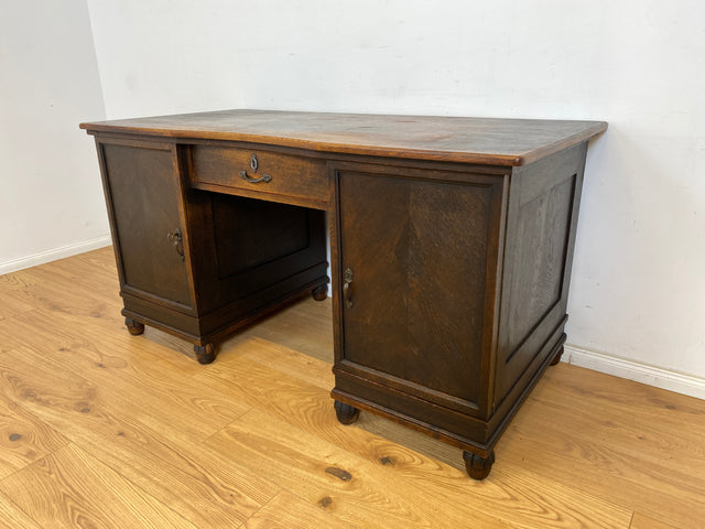 WMK Imposanter und sehr gut erhaltener antiker Schreibtisch aus vollem Holz mit Schubladen und edlen Messingbeschlägen # Arbeitstisch Bürotisch Sekretär Writing Desk Jugendstil Gründerzeit Vintage