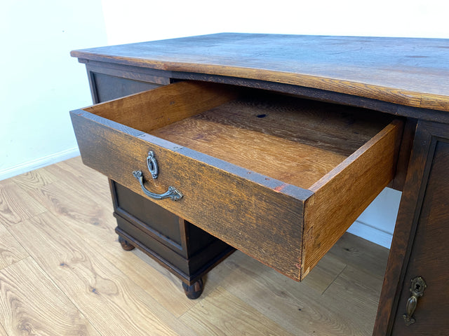 WMK Imposanter und sehr gut erhaltener antiker Schreibtisch aus vollem Holz mit Schubladen und edlen Messingbeschlägen # Arbeitstisch Bürotisch Sekretär Writing Desk Jugendstil Gründerzeit Vintage