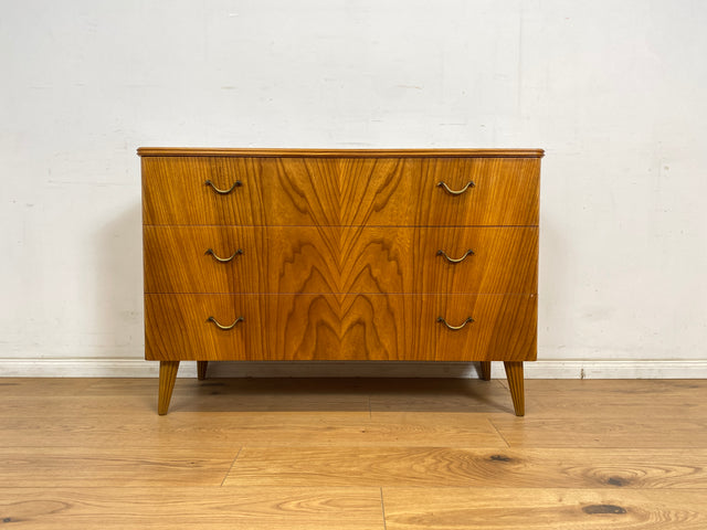 WMK Besonders schöne und sehr gut erhaltene skandinavische Kommode aus vollem Holz mit Schubladen & Messinggriffen # Sideboard Schubladenkommode Wäschekommode Flurkommode Mid-Century Vintage 50er 60er