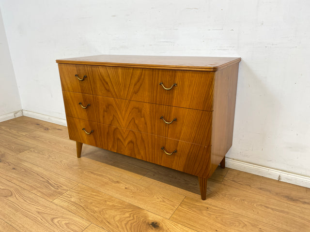 WMK Besonders schöne und sehr gut erhaltene skandinavische Kommode aus vollem Holz mit Schubladen & Messinggriffen # Sideboard Schubladenkommode Wäschekommode Flurkommode Mid-Century Vintage 50er 60er